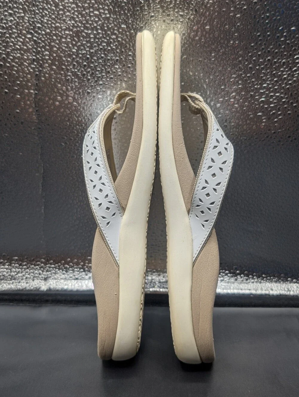 Vionic Women's Casandra Flip Flops White Leather - Picture 10 of 12